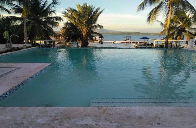 Hotel Las Salinas piscina